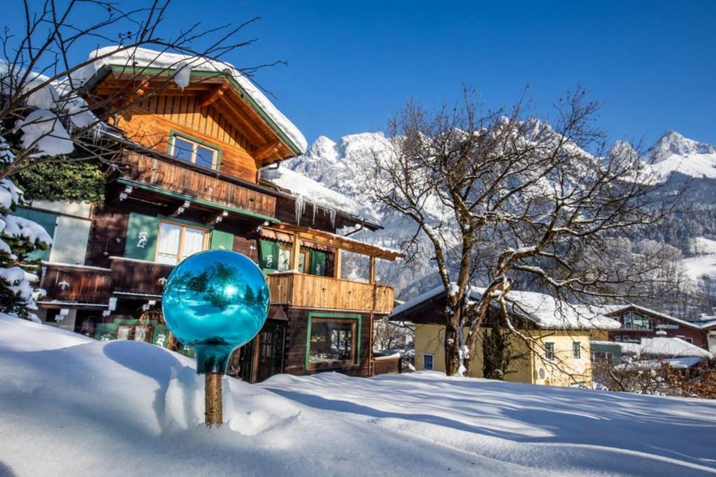 Haus Weidmannsheil - Wohnen Im Romantischen Forsthaus Werfen Exterior foto